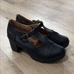 NEW Women’s T-Strap Platform Heels